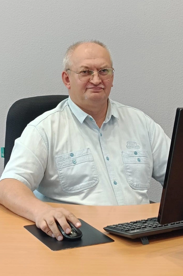 Андрей Секачев